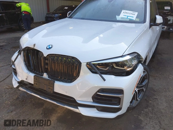 2022 BMW X5 xDrive40i with VIN 5UXCR6C03N9L92409, listed as a IAAI auction lot 42012166 with 40,947 mi miles and . Bid and sale history available at DreamBid. Image 6.