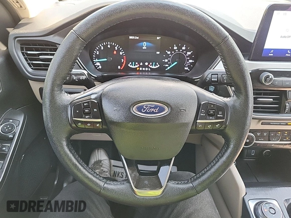 2020 Ford Escape SEL z VIN 1FMCU9H60LUB74495, wystawiony jako IAAI lot #42634880 z przebiegiem 39 530 mil mil oraz . Historia ofert i sprzedaży dostępna na DreamBid. Obrazek 13.