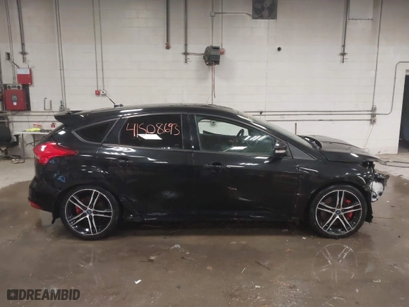 2015 Ford Focus ST with VIN 1FADP3L90FL305407, listed as a IAAI auction lot 41508693 with 172,191 mi miles. Bid and sale history available at carsss.com. Image 14.