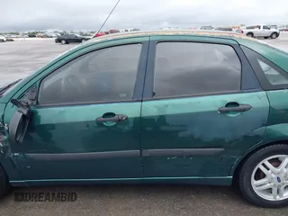 2000 Ford Focus LX with VIN 1FAFP33P8YW336316, listed as a IAAI auction lot 41904496 with 215,100 mi miles and . Bid and sale history available at carsss.com. Image 15.