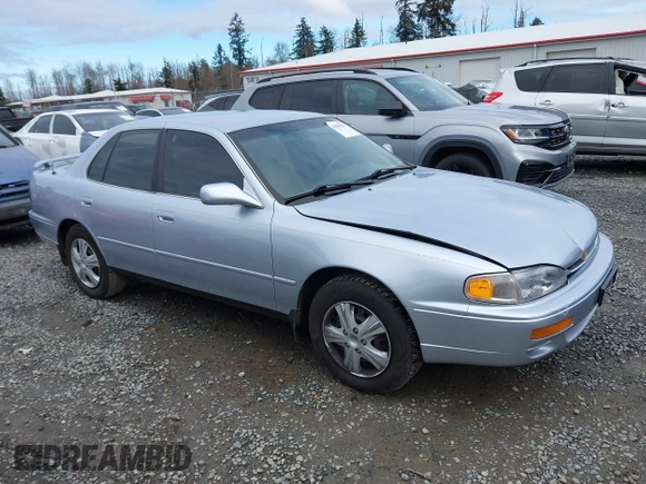 1996 Toyota Camry DX with VIN JT2BG12K2T0396941, listed as a IAAI auction lot 41593032 with 205,514 mi miles. Bid and sale history available at carsss.com. Image 13.