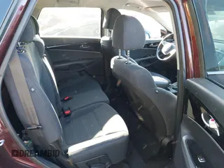 2019 Kia Sorento LX z VIN 5XYPG4A56KG481297, wystawiony jako IAAI lot #41994392 z przebiegiem 147 688 mil mil oraz . Historia ofert i sprzedaży dostępna na DreamBid. Obrazek 8.