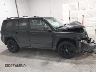 2014 Jeep Patriot Latitude z VIN 1C4NJRFB7ED694024, wystawiony jako IAAI lot #41354423 z przebiegiem 177 854 mil mil oraz . Historia ofert i sprzedaży dostępna na DreamBid. Obrazek 13.