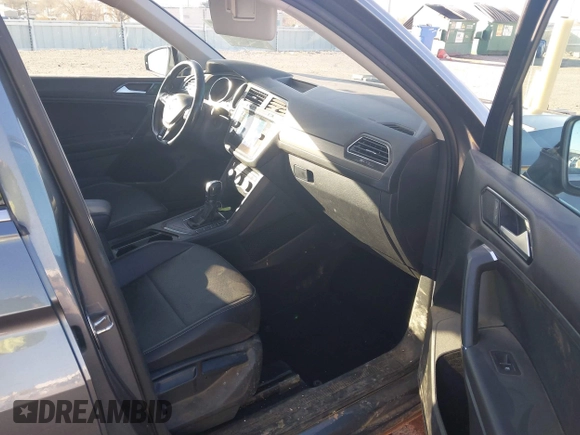 2018 Volkswagen Tiguan SEL z VIN 3VV3B7AXXJM088230, wystawiony jako IAAI lot #41680855 z przebiegiem 130 807 mil mil oraz . Historia ofert i sprzedaży dostępna na DreamBid. Obrazek 5.