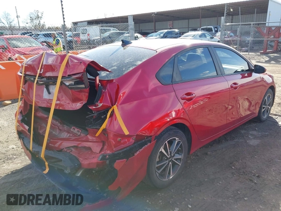 2022 Kia Forte LXS z VIN 3KPF24AD3NE490610, wystawiony jako IAAI lot #41710588 z przebiegiem 47 183 mil mil oraz . Historia ofert i sprzedaży dostępna na DreamBid. Obrazek 4.