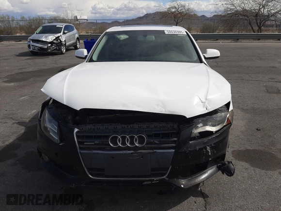 2013 Audi A4 Premium Plus z VIN WAUEFAFL4DN033083, wystawiony jako Copart lot #50030305 z przebiegiem 124 088 mil mil oraz Szkoda całkowita • Salvage title. Historia ofert i sprzedaży dostępna na DreamBid. Obrazek 5.