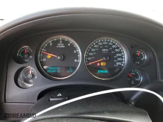 2010 Chevrolet Avalanche LS with VIN 3GNVKEE04AG225547, listed as a Copart auction lot 82215084 with 203,350 mi miles and Clean Title. Bid and sale history available at carsss.com. Image 9.