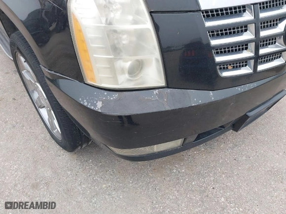 2007 Cadillac Escalade EXT with VIN 3GYFK62847G178987, listed as a IAAI auction lot 41268924 with 264002 miles. Bid and sale history available at carsss.com. Image 6.