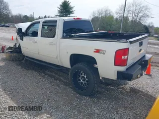 2009 Chevrolet Silverado 1500 LTZ with VIN 3GCEK33M19G162955, listed as a IAAI auction lot 41851348 with 203,553 mi miles and . Bid and sale history available at DreamBid. Image 3.