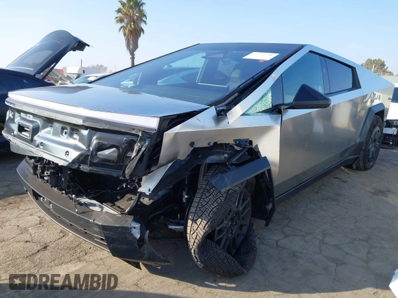 2024 Tesla Cybertruck с VIN 7G2CEHEDXRA050258, выставлен на аукционе IAAI как лот 41200586 с пробегом 495 миль миль и . История ставок и продаж доступна на DreamBid. Изображение 20.