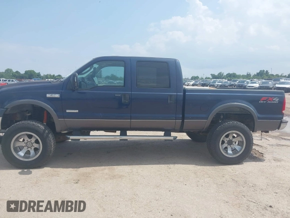 2005 Ford F-250 XL z VIN 1FTSW21P45EB09246, wystawiony jako IAAI lot #42441183 z przebiegiem 186 148 mil mil oraz . Historia ofert i sprzedaży dostępna na DreamBid. Obrazek 14.