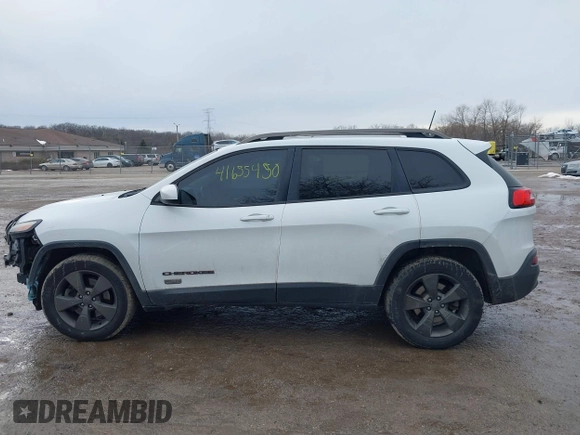 2016 Jeep Cherokee Latitude with VIN 1C4PJMCB7GW268714, listed as a IAAI auction lot 41655450 with 180,603 mi miles. Bid and sale history available at carsss.com. Image 15.