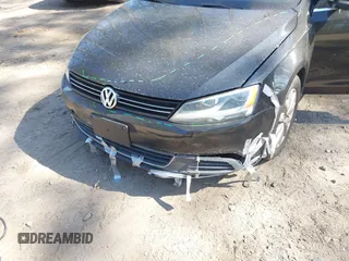 2013 Volkswagen Jetta SE with VIN 3VWDX7AJ5DM375119, listed as a IAAI auction lot 41779752 with 149,943 mi miles and . Bid and sale history available at DreamBid. Image 6.