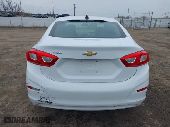 2017 Chevrolet Cruze LS z VIN 1G1BC5SM7H7140622, wystawiony jako IAAI lot #41725637 z przebiegiem 137 089 mil mil oraz . Historia ofert i sprzedaży dostępna na DreamBid. Obrazek 16.