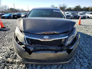 2012 Kia Optima EX z VIN 5XXGN4A77CG031915, wystawiony jako Copart lot #88993055 z przebiegiem 163 289 mil mil oraz Szkoda całkowita • Salvage title. Historia ofert i sprzedaży dostępna na DreamBid. Obrazek 5.