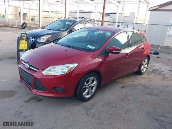 2014 Ford Focus SE with VIN 1FADP3K23EL128239, listed as a IAAI auction lot 41965605 with 127,867 mi miles. Bid and sale history available at carsss.com. Image 2.