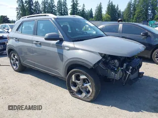 2022 Hyundai Venue SEL z VIN KMHRC8A34NU161274, wystawiony jako IAAI lot #42406706 z przebiegiem 9 500 mil mil oraz . Historia ofert i sprzedaży dostępna na DreamBid. Obrazek 1.