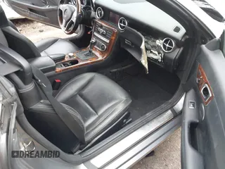 2012 Mercedes-Benz SLK 350 с VIN WDDPK5HA1CF007243, выставлен на аукционе IAAI как лот 41313121 с пробегом 137 538 миль миль и . История ставок и продаж доступна на DreamBid. Изображение 5.