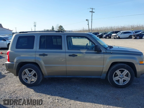 2008 Jeep Patriot Sport with VIN 1J8FF28W68D597262, listed as a IAAI auction lot 41835386 with 120,266 mi miles. Bid and sale history available at carsss.com. Image 13.