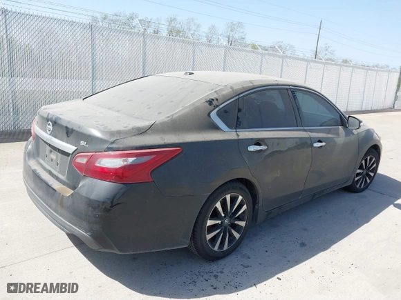 2018 Nissan Altima 2.5 SV with VIN 1N4AL3APXJC172244, listed as a IAAI auction lot 41861358 with 204,181 mi miles. Bid and sale history available at carsss.com. Image 4.