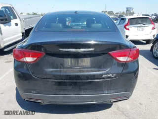 2015 Chrysler 200 S with VIN 1C3CCCBBXFN682812, listed as a IAAI auction lot 41999879 with 194,262 mi miles. Bid and sale history available at carsss.com. Image 17.