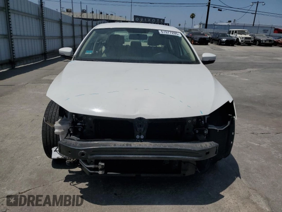 2013 Volkswagen Jetta SE with VIN 3VWDP7AJ5DM433357, listed as a Copart auction lot 61977205 with 64,384 mi miles and Salvage title. Bid and sale history available at DreamBid. Image 5.