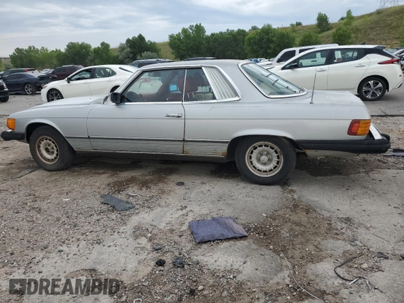 1977 Mercedes-Benz SLC с VIN 10702412017236, выставлен на аукционе Copart как лот 62397525 с пробегом 231 870 миль миль и Чистый • Clean title. История ставок и продаж доступна на DreamBid. Изображение 2.