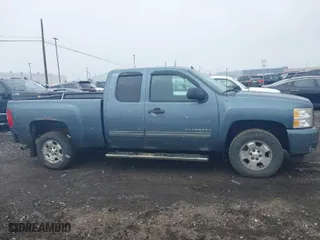 2011 Chevrolet Silverado 1500 LT with VIN 1GCRCSE0XBZ269267, listed as a IAAI auction lot 41887946 with 88,439 mi miles. Bid and sale history available at carsss.com. Image 14.
