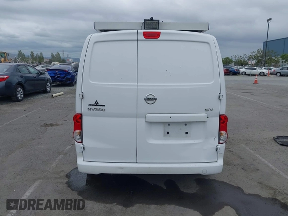 2015 Nissan NV200 SV with VIN 3N6CM0KN8FK691089, listed as a IAAI auction lot 42112026 with 95,972 mi miles. Bid and sale history available at carsss.com. Image 16.