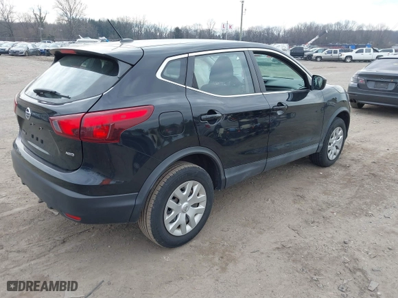 2018 Nissan Rogue Sport SV with VIN JN1BJ1CR5JW251040, listed as a IAAI auction lot 41661123 with 67,723 mi miles. Bid and sale history available at carsss.com. Image 4.
