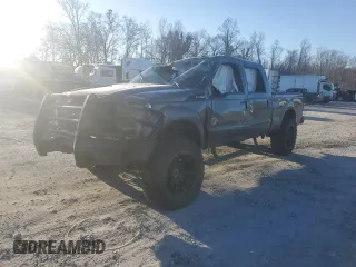 2015 Ford Super Duty F-250 SRW Lariat with VIN 1FT7W2BT3FEA37765, listed as a Copart auction lot 89349985 with 272,697 mi miles and Salvage Title. Bid and sale history available at carsss.com. Image 1.