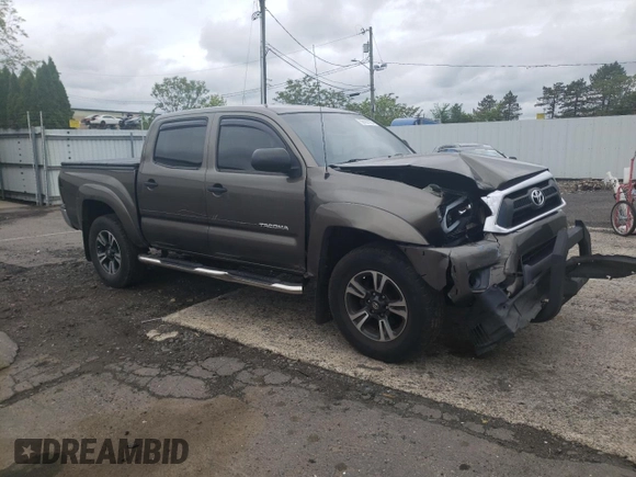 2013 Toyota Tacoma z VIN 3TMLU4EN4DM124465, wystawiony jako Copart lot #58167135 z przebiegiem 116 098 mil mil oraz Szkoda całkowita • Salvage title. Historia ofert i sprzedaży dostępna na DreamBid. Obrazek 4.
