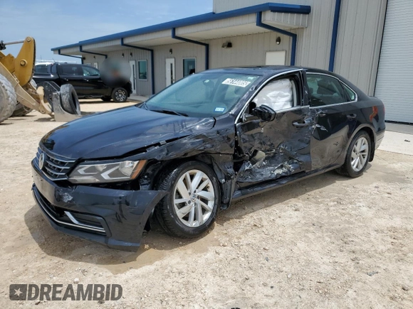 2018 Volkswagen Passat SE z VIN 1VWBA7A35JC038246, wystawiony jako Copart lot #56144005 z przebiegiem 67 561 mil mil oraz Czysty tytuł • Clean title. Historia ofert i sprzedaży dostępna na DreamBid. Obrazek 1.