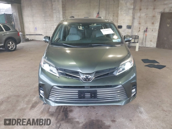 2018 Toyota Sienna XLE with VIN 5TDDZ3DC4JS200214, listed as a IAAI auction lot 41791876 with 49,842 mi miles. Bid and sale history available at carsss.com. Image 13.
