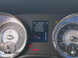 2014 Chrysler 300 S z VIN 2C3CCAGG8EH222645, wystawiony jako IAAI lot #42381766 z przebiegiem 254 710 mil mil oraz . Historia ofert i sprzedaży dostępna na DreamBid. Obrazek 15.