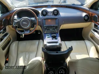 2012 Jaguar XJ Supersport z VIN SAJWA2JC4CMV21796, wystawiony jako Copart lot #66258395 z przebiegiem 122 190 mil mil oraz Czysty tytuł • Clean title. Historia ofert i sprzedaży dostępna na DreamBid. Obrazek 8.
