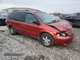 2005 Dodge Caravan SXT with VIN 2D4GP44L25R456250, listed as a Copart auction lot 83081644 with 277,196 mi miles and Salvage Title. Bid and sale history available at DreamBid. Image 4.