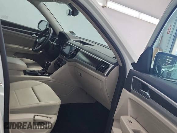 2023 Volkswagen Atlas SE с VIN 1V2HR2CA7PC526108, выставлен на аукционе IAAI как лот 42844449 с пробегом 38 696 миль миль и . История ставок и продаж доступна на DreamBid. Изображение 17.