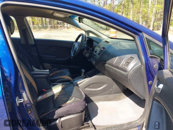 2017 Kia Forte LX with VIN 3KPFK4A70HE052223, listed as a IAAI auction lot 42036382 with 136,671 mi miles. Bid and sale history available at carsss.com. Image 5.
