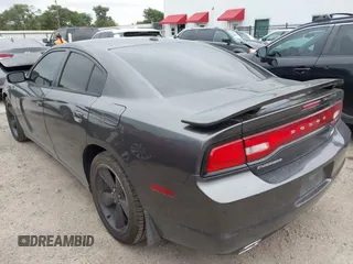 2014 Dodge Charger RT z VIN 2C3CDXCT7EH123804, wystawiony jako IAAI lot #42187406 z przebiegiem 96 018 mil mil oraz . Historia ofert i sprzedaży dostępna na DreamBid. Obrazek 3.