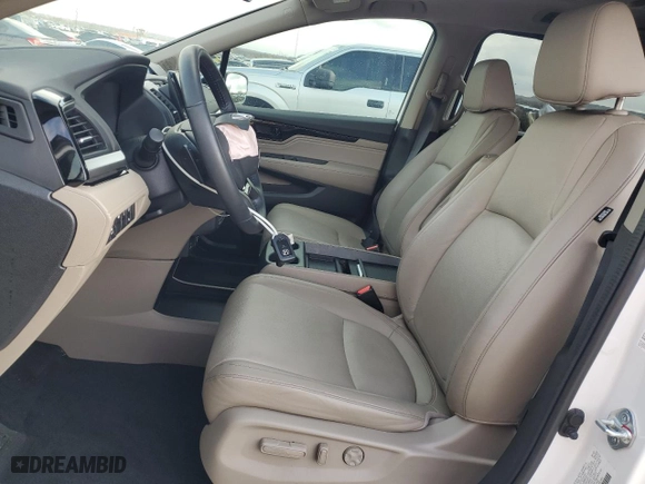 2024 Honda Odyssey Touring with VIN 5FNRL6H85RB003180, listed as a Copart auction lot 84537254 with 14,701 mi miles and Clean Title. Bid and sale history available at carsss.com. Image 7.