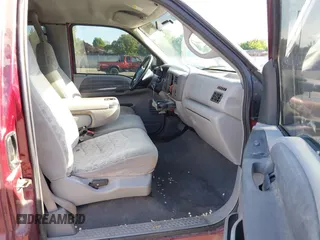 2000 Ford F-250 XL z VIN 1FTNX21L7YEC32700, wystawiony jako IAAI lot #42230855 z przebiegiem 195 662 mil mil oraz . Historia ofert i sprzedaży dostępna na DreamBid. Obrazek 5.