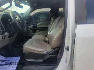 2019 Ford F-250 XL z VIN 1FT7W2BTXKED46997, wystawiony jako IAAI lot #42737714 z przebiegiem 124 075 mil mil oraz . Historia ofert i sprzedaży dostępna na DreamBid. Obrazek 5.
