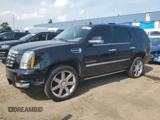 2008 Cadillac Escalade z VIN DPS08CAD132243608, wystawiony jako Copart lot #69647514 z przebiegiem 162 236 mil mil oraz Tytuł czysty. Historia ofert i sprzedaży dostępna na DreamBid. Obrazek 1.