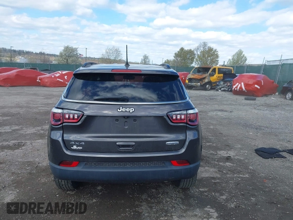 2019 Jeep Compass Latitude z VIN 3C4NJDBB3KT849487, wystawiony jako IAAI lot #41996602 z przebiegiem 45 138 mil mil oraz . Historia ofert i sprzedaży dostępna na DreamBid. Obrazek 16.