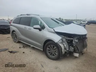 2021 Toyota Sienna XLE with VIN 5TDYRKEC5MS072144, listed as a Copart auction lot 51574645 with 41,137 mi miles and Salvage Title. Bid and sale history available at DreamBid. Image 4.