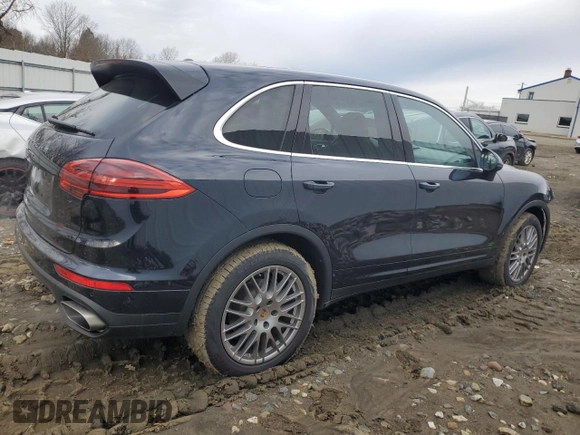 2016 Porsche Cayenne z VIN WP1AA2A29GKA15722, wystawiony jako Copart lot #43627915 z przebiegiem 125 579 mil mil oraz Szkoda całkowita • Salvage title. Historia ofert i sprzedaży dostępna na DreamBid. Obrazek 3.