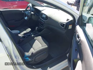 2017 Hyundai Ioniq SEL z VIN KMHC75LC5HU048413, wystawiony jako IAAI lot #42073696 z przebiegiem 81 467 mil mil oraz . Historia ofert i sprzedaży dostępna na DreamBid. Obrazek 5.