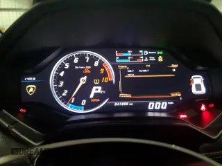 2017 Lamborghini Huracan z VIN ZHWUC2ZF8HLA06662, wystawiony jako Copart lot #79486704 z przebiegiem 41 899 mil mil oraz Tytuł czysty. Historia ofert i sprzedaży dostępna na DreamBid. Obrazek 9.