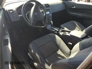2011 Volvo C30 z VIN YV1672MK1B2212341, wystawiony jako Copart lot #52566705 z przebiegiem 170 053 mil mil oraz Szkody całkowita. Historia ofert i sprzedaży dostępna na DreamBid. Obrazek 8.